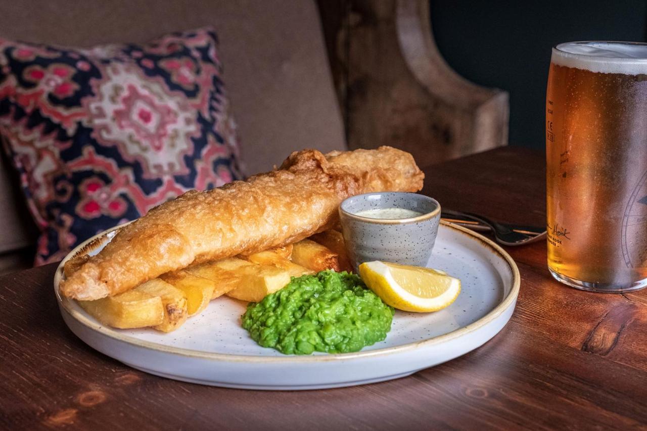 The Globe Inn Wells-next-the-Sea Exteriör bild