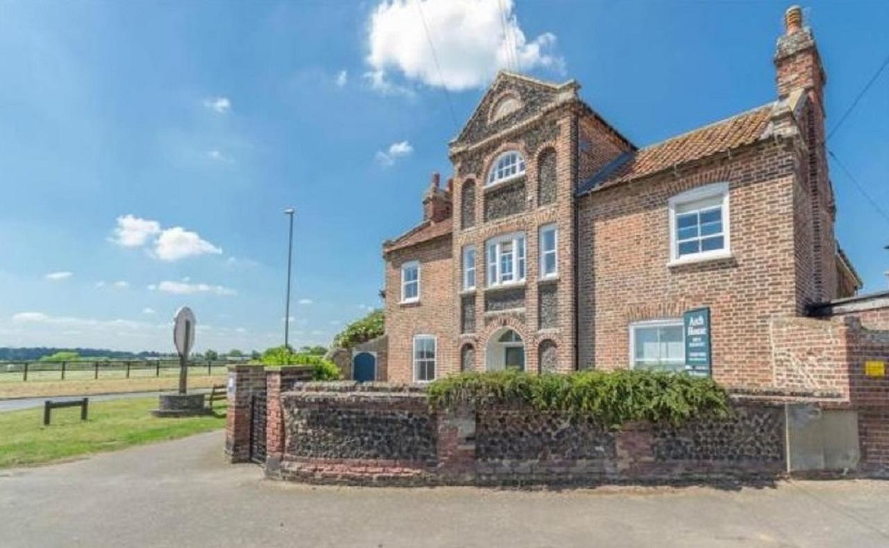 The Globe Inn Wells-next-the-Sea Exteriör bild